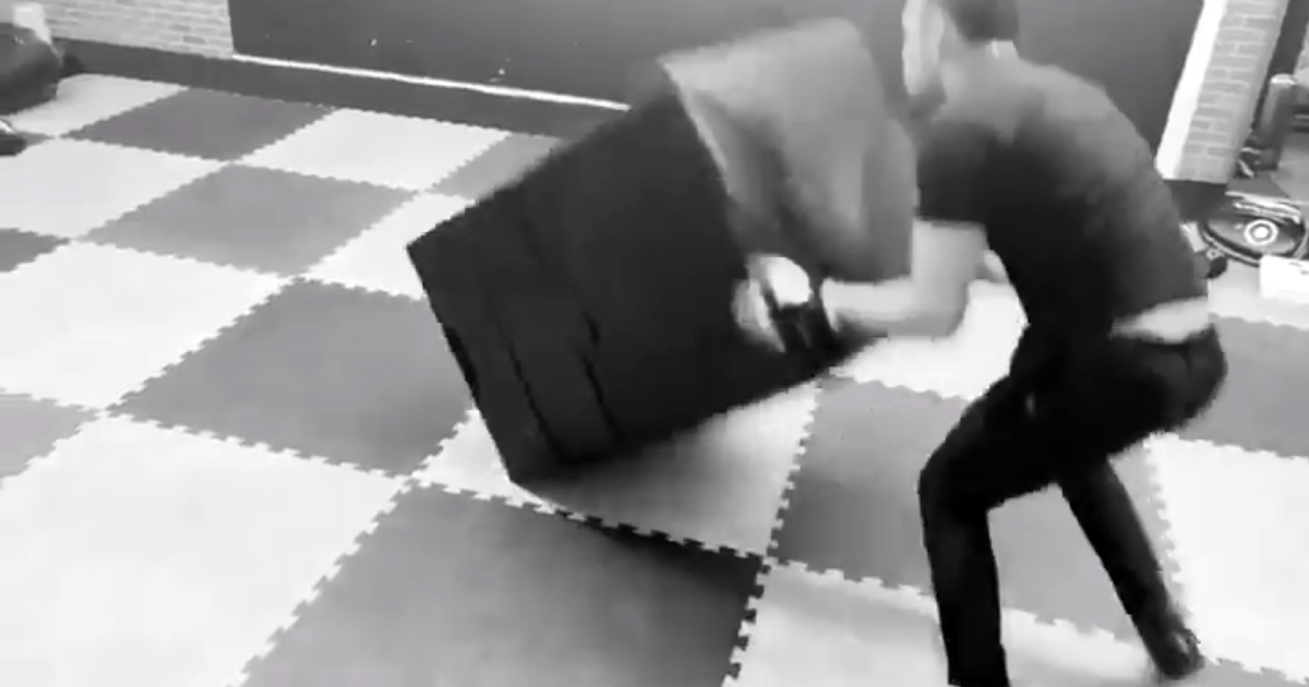 Nikome nije jasno zašto se Tony Ferguson ovako priprema za okršaj s Khabibom