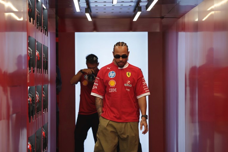 Hamilton: Bacit ću mobitel u prokletu kantu za smeće