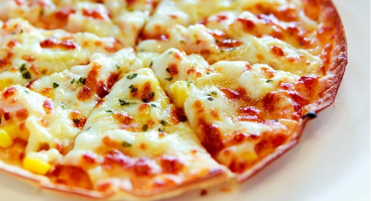 Lijena pizza gotova u samo 10 minuta idealan je ručak kada ste u žurbi