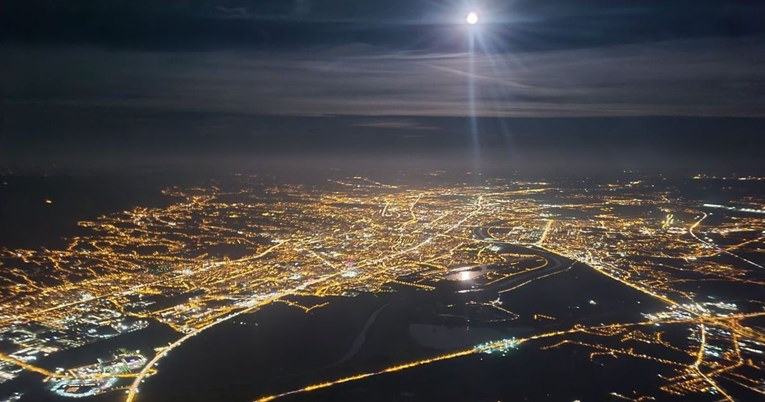 Pogledajte spektakularne fotografije Zagreba snimljene noću s 1500 metara visine