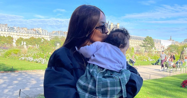 Naomi Campbell objavila rijetke fotografije kćeri: "Njezini prvi koraci"