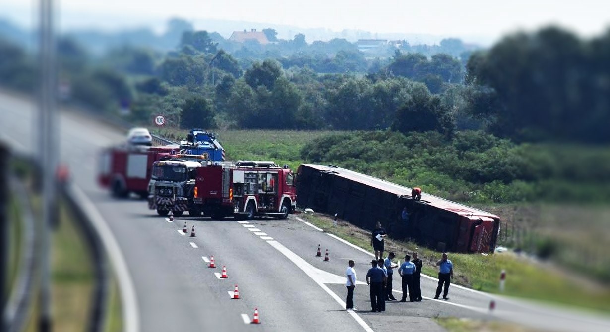 Još se ne zna identitet dvoje poginulih putnika. Vozač autobusa odveden u pritvor