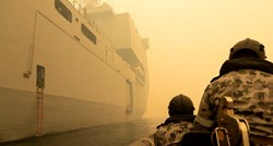 Australska mornarica evakuirala oko 1000 ljudi zbog požara