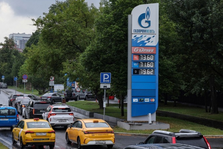 Rusija ostaje bez goriva. Vlasti kažnjavaju građane koji se bune