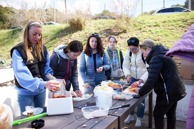 Izbjeglice iz Ukrajine u Puli počastile Istrijane svojom tradicionalnom hranom