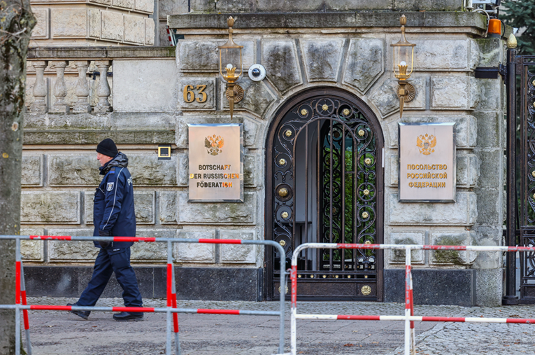 Od danas ograničena sloboda kretanja ruskih diplomata u Europskoj uniji