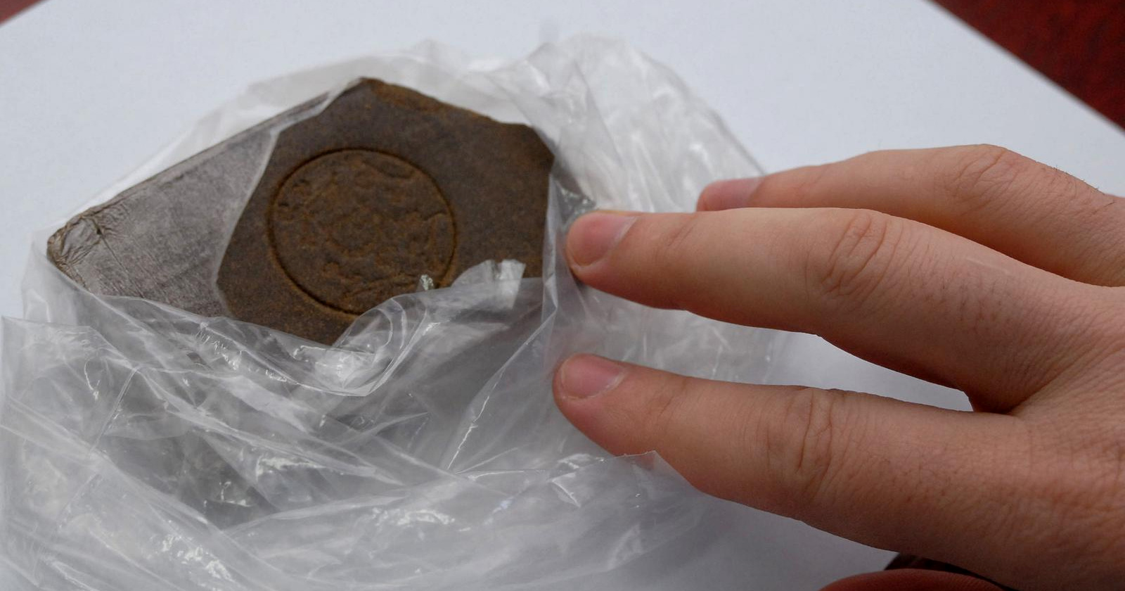 Kilu hašiša poslao poštom