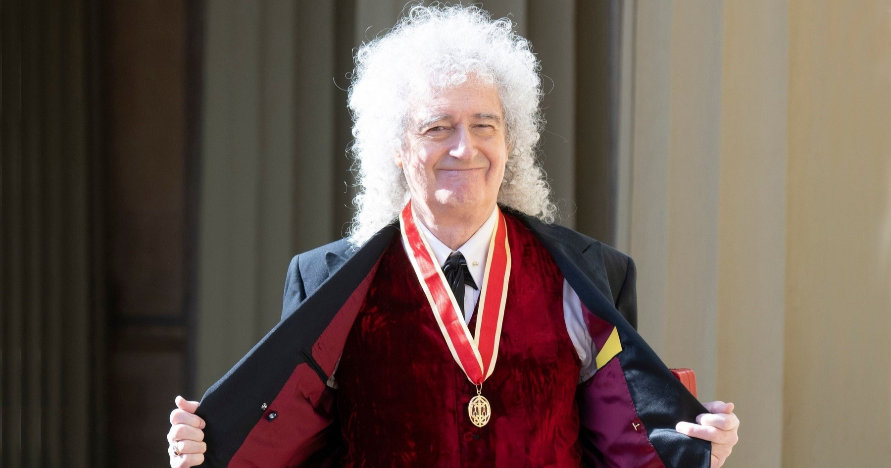 Kralj Charles odlikovao Briana Maya titulom viteza