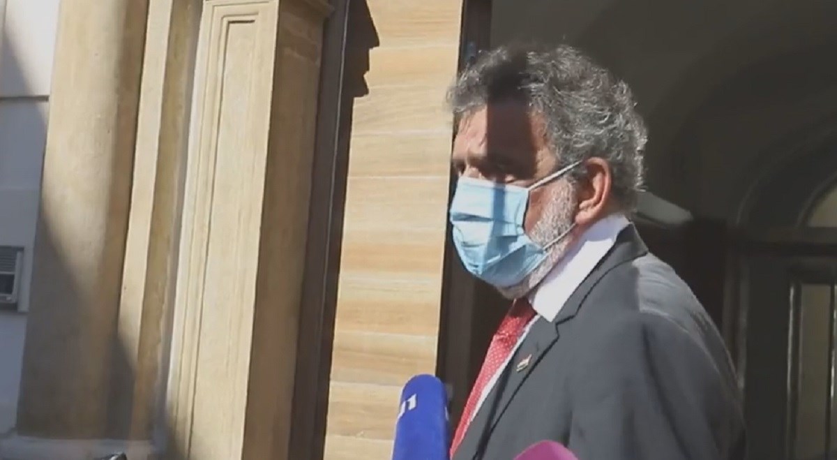 Fuchs: Pitanje je hoće li školska godina početi za tri tjedna