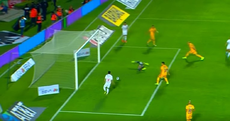 VIDEO S pola metra promašio potpuno prazan gol