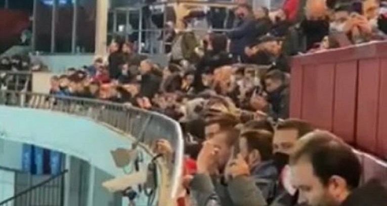 Divljak iz novinarske lože Marakane vikao je Zlatanu "Balijo smrdljivi"