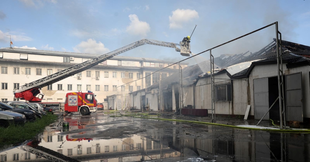U požaru skladišta u Zagrebu izgorjelo 80 bicikala i 150 autoguma