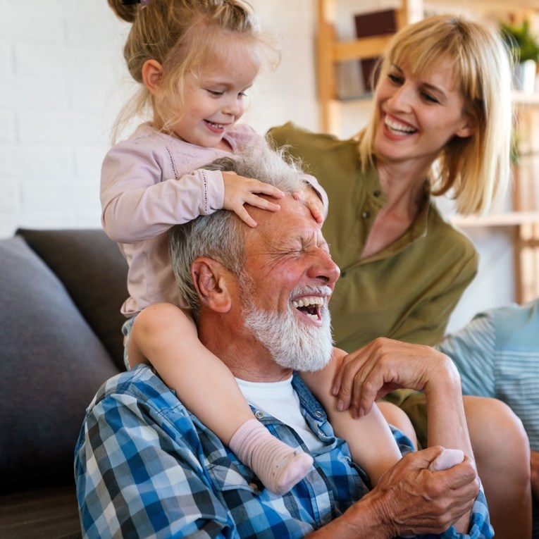 Dajete savjete o odgoju unuka? Ovo su 3 pitanja koja si prvo trebate postaviti