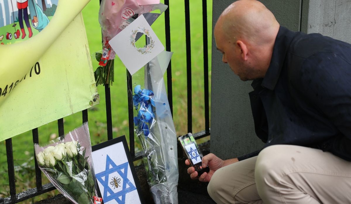 Jednu od žrtava u Manchesteru greškom je ubila policija. Pokušavao je zaštititi druge