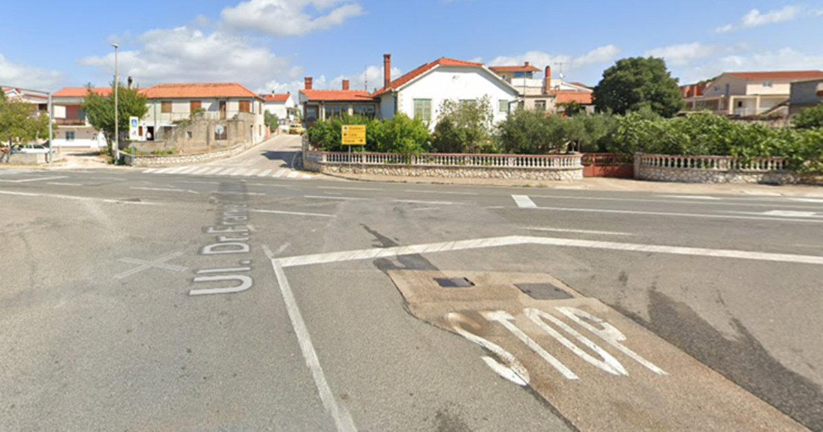 Prometna u Pirovcu. Vozač električnog romobila zadobio ozljede opasne po život