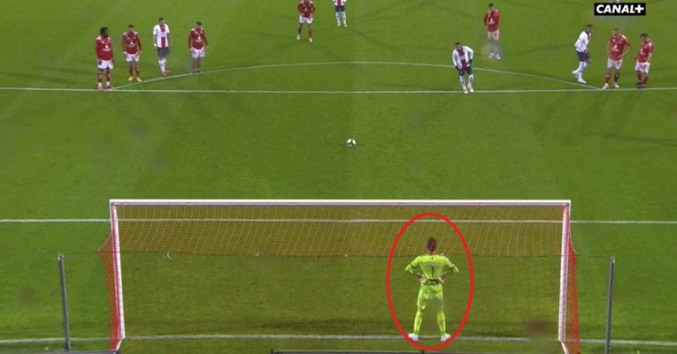 Pogledajte gdje je golman čekao Neymarov udarac iz penala. Brazilac opet promašio