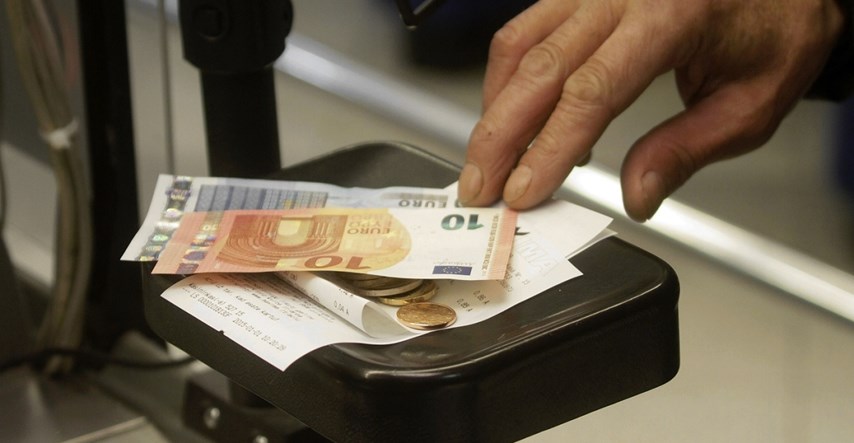 Latviju 9 godina nakon uvođenja eura napuštaju stanovnici: "Šokirale su nas cijene"