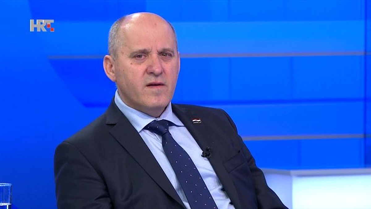HDZ-ov Bačić u Otvorenom: Praćenje mobitela građana zbog koronavirusa je poželjno