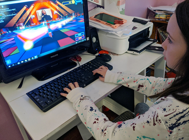 Тексас го тужи Роблокс: „Плодна почва за предатори, тие ги лажат родителите“