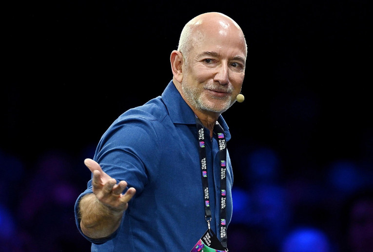 Jeff Bezos i partneri kupuju trećinu Liverpoola