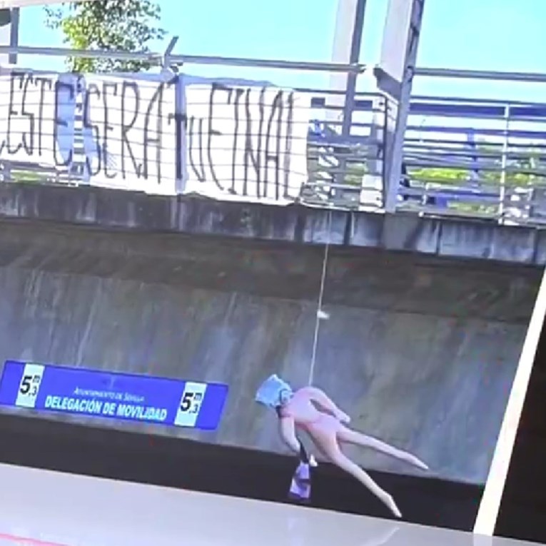 Prijetnja u Sevilli. Obješena lutka s porukom "Juniore, ovo je tvoj kraj"