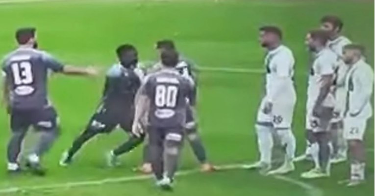 Pogledajte sukob nogometaša u Crnoj Gori oko izvođenja penala