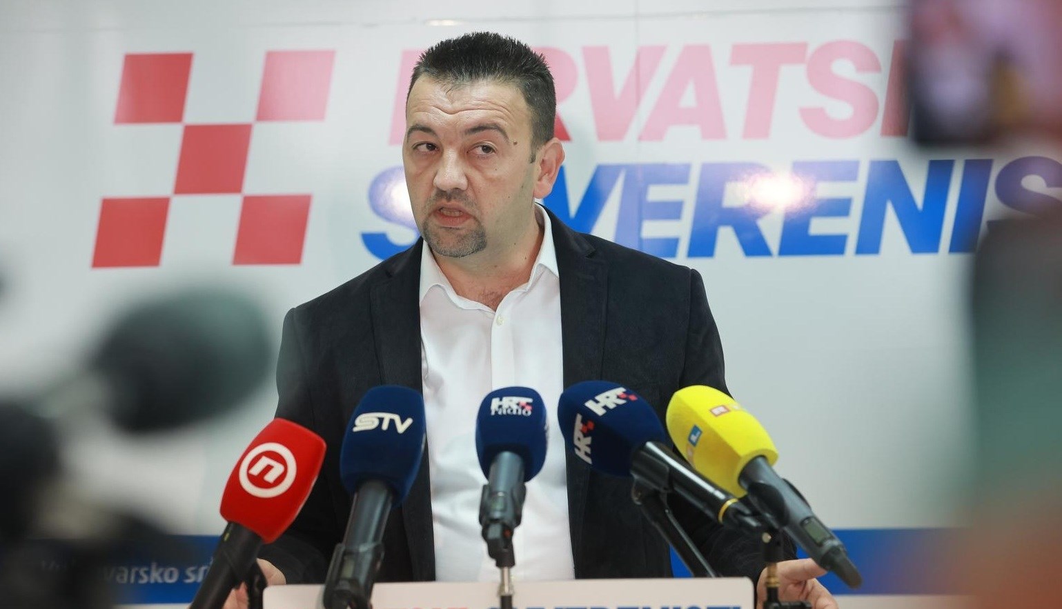 Hrvatski suverenisti prvi predali kandidacijsku listu u gradu Vukovaru