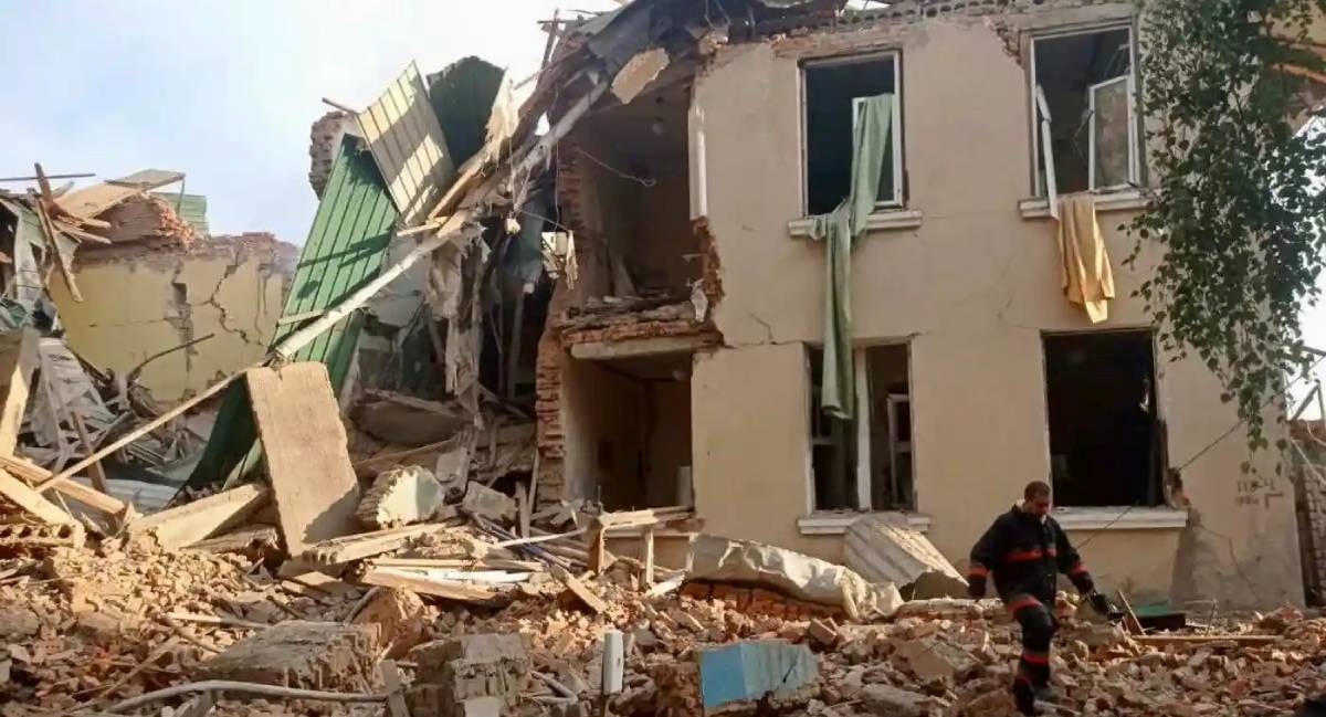 Ukrajina: Rusi preko noći napali Čuhujiv, ljudi su zatrpani pod ruševinama