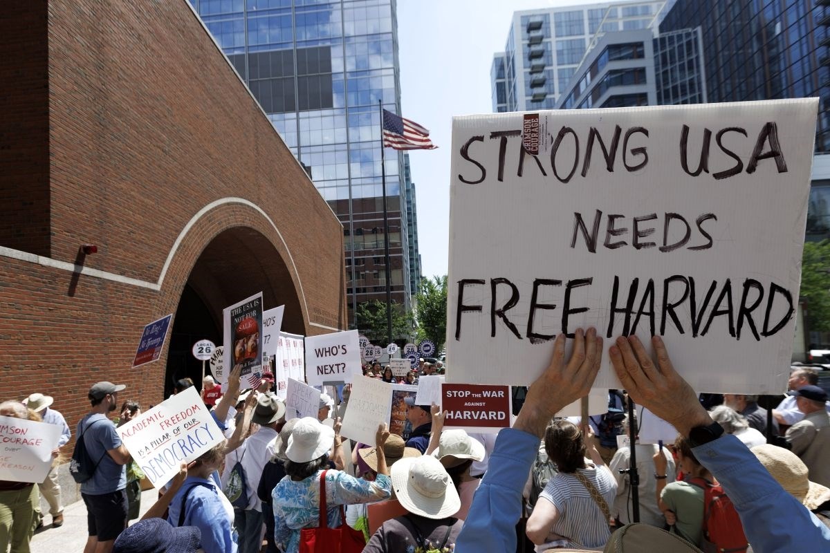State Department započeo istragu protiv Harvarda oko razmjene studenata