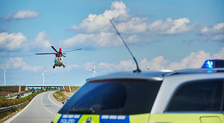 Nijemac vozio 300 km/h u krivom smjeru. Hvatali ga 41 policijski auto, helikopter...