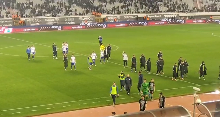 VIDEO Navijači na Poljudu ispratili igrače Vukovara pjesmom i pljeskom