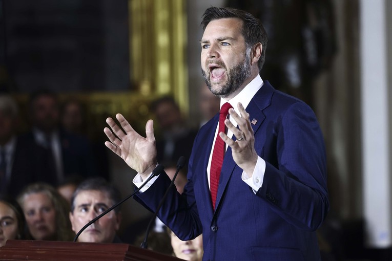 FT: JD Vance intervenirao zbog napada na tankere u Crnom moru. Ukrajina ih obustavila