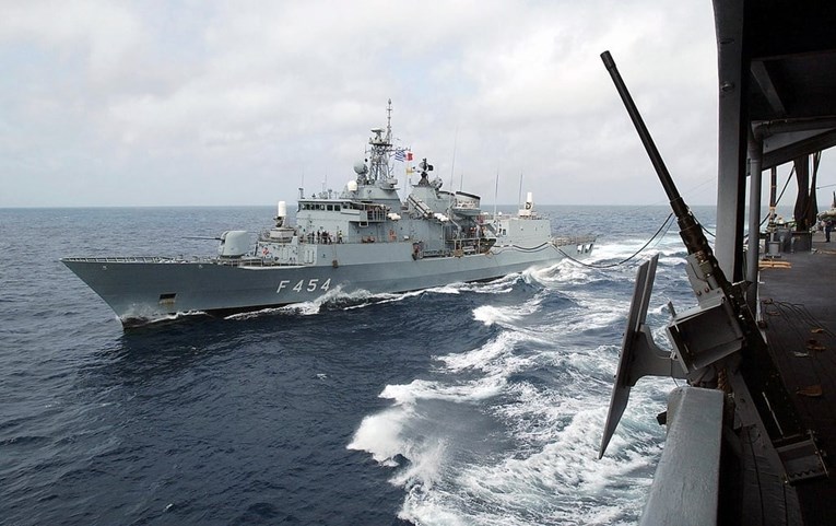 Grčki vojni brod presreo dronove Huta u Crvenom moru, jedan uništen