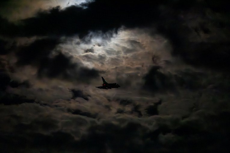 Britanci i Francuzi zajedno bombardirali podzemno skladište Islamske države u Siriji