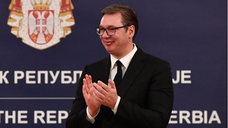 Vladajuća stranka u BiH poziva Vučića da se ogradi od Dodikove politike