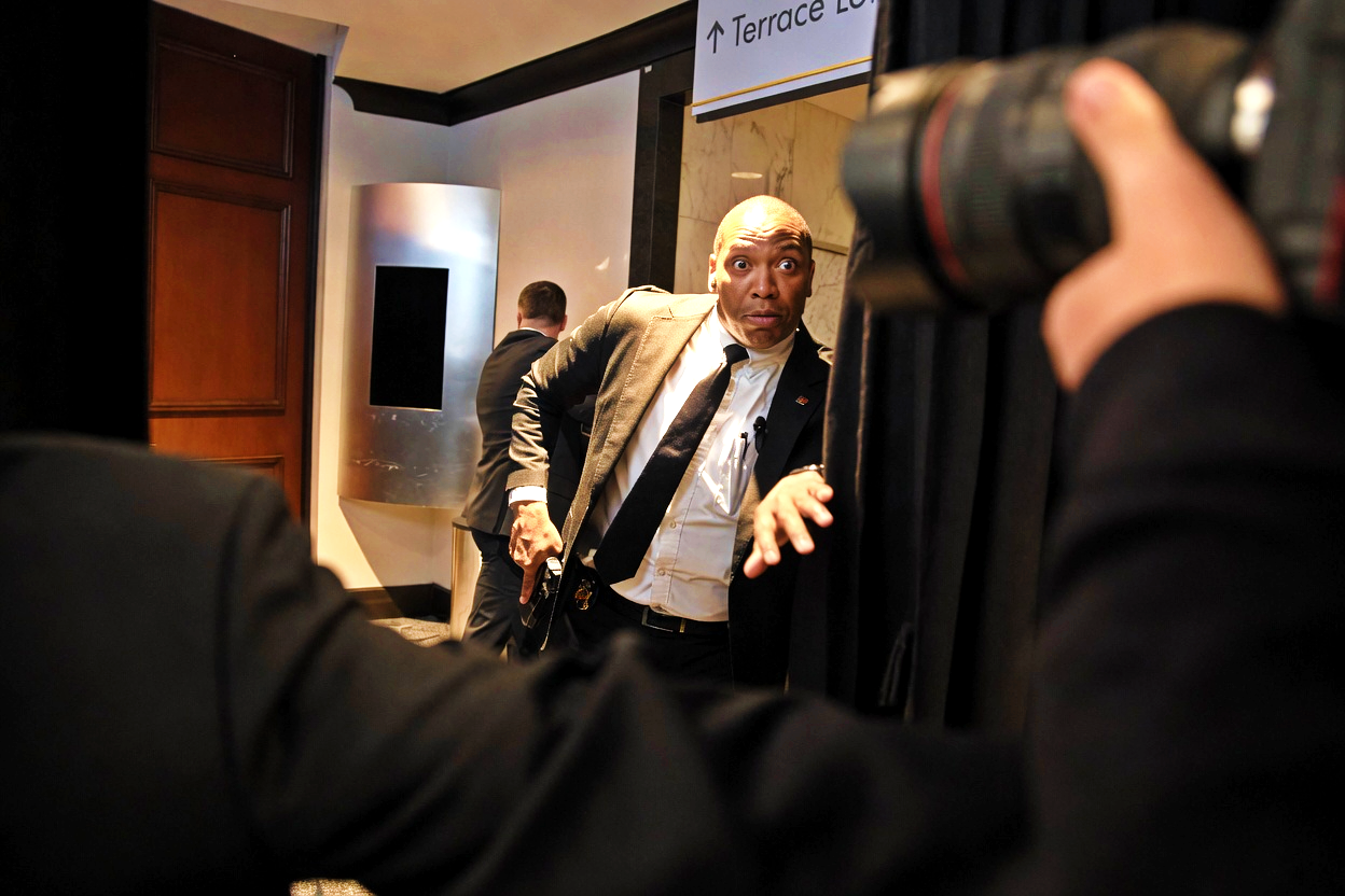 Otkrivaju se teški propusti u osiguranju koji su doveli do napada na Trumpovoj večeri