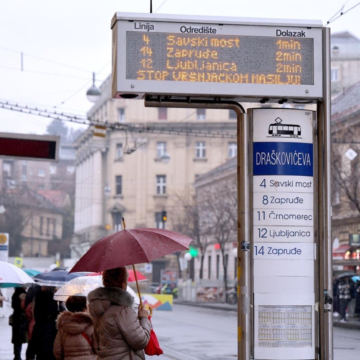 FOTO Na ZET-ovim ekranima poruka Stop vršnjačkom nasilju