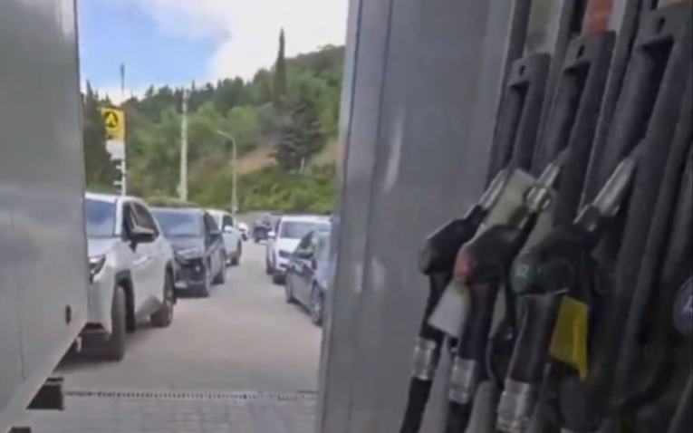 Nestašice i ograničenja prodaje goriva na Krimu. Proruski guverner: To će potrajati