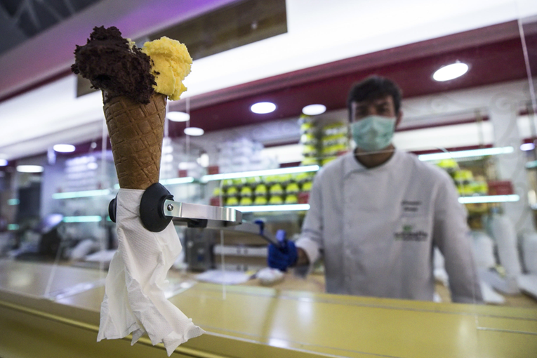 Ovako sad u Rimu prodaju sladoled: "Zaboravite kako smo radili prije covida-19"