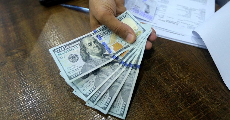 Dolar porastao na najvišu razinu u šest mjeseci