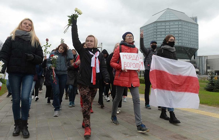 Bjeloruska oporba izlazi na ulicu, policija prijeti pravim mecima