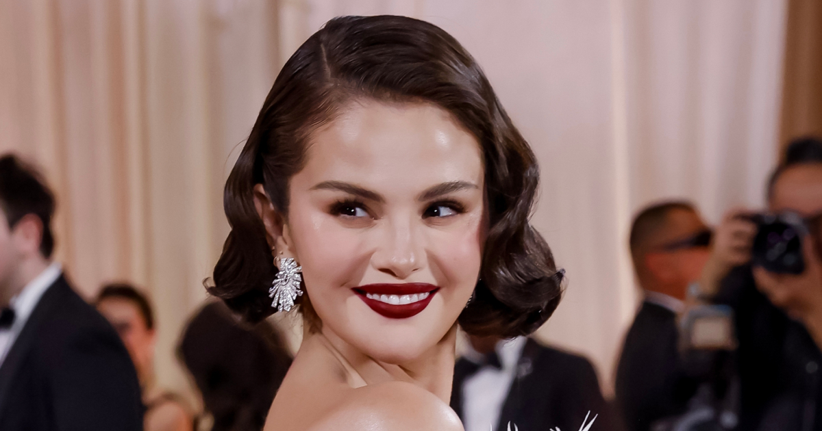 Selena Gomez nosi kontroverzan trend i izgleda bolje nego ikad