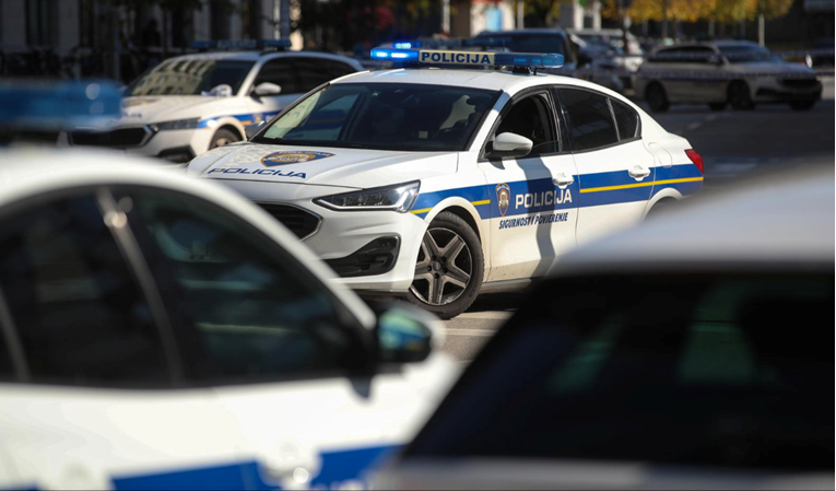 Pijan autom naletio na motor na Trešnjevci. Motociklist teško ozlijeđen