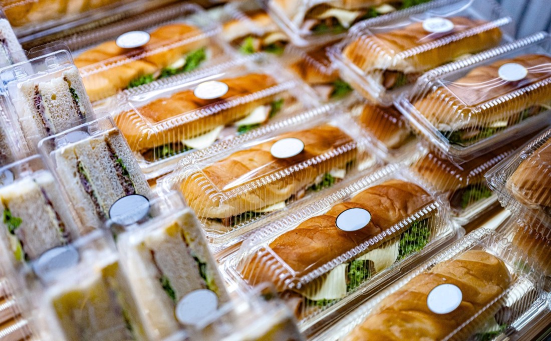 Snimka iz tvornice sendviča zgrozila kupce: "Nikad ih više neću jesti"