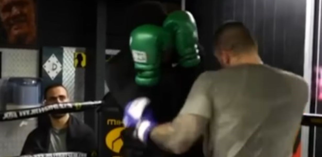 Plazibat za pojas mora pobijediti prijatelja. Glory objavio snimku njihovog sparinga