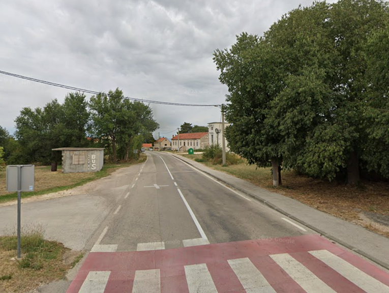 Teška nesreća kod Promine. Dvoje završilo u bolnici