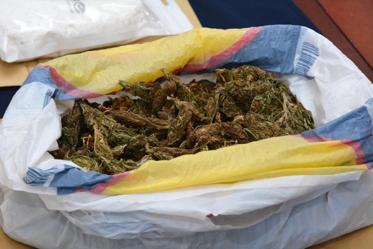 U Splitu uhićen diler s više od pola kilograma marihuane