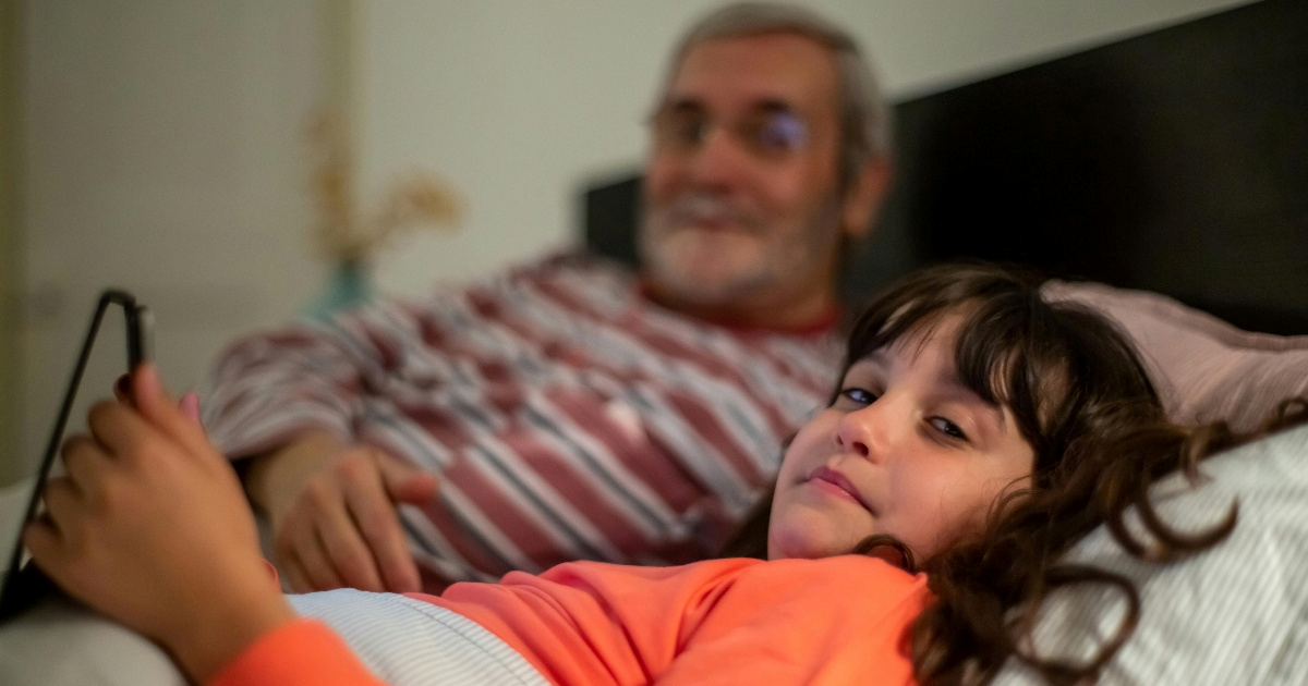 Ako ste bili miljenik bake i djeda, vjerojatno imate ovih 11 osobina