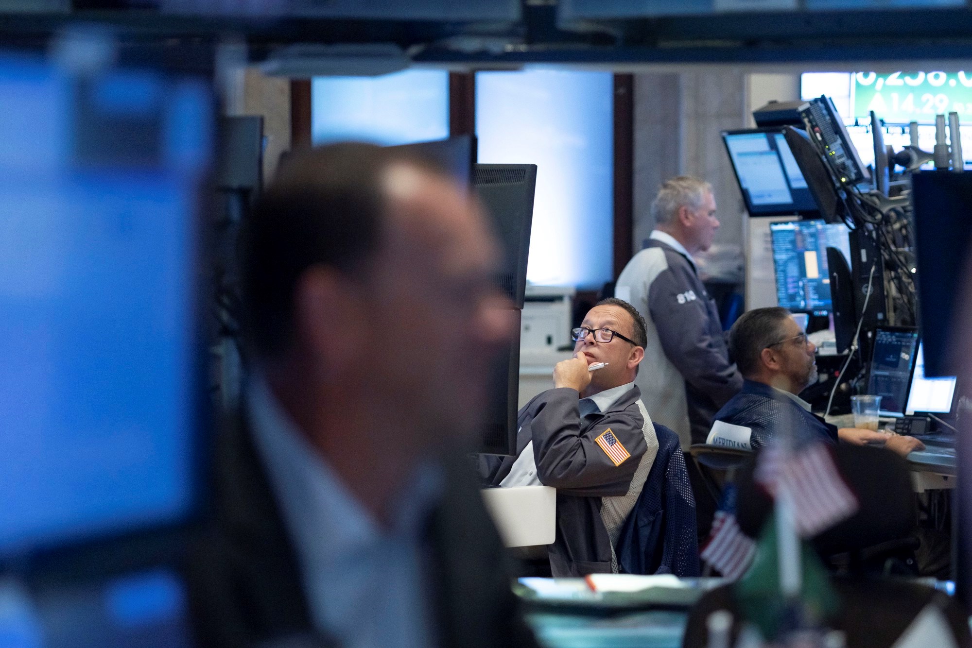Dow Jones i S&P 500 na rekordnim razinama, Nasdaq zaostao zbog opreza ulagača