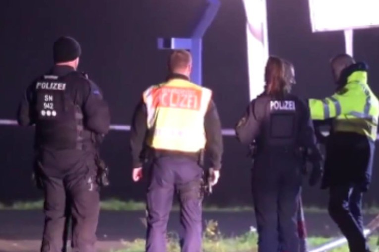 Dvojica se predala nakon probijanja ograde zračne luke u Leipzigu